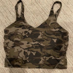 Camo sports bra workout top / size M